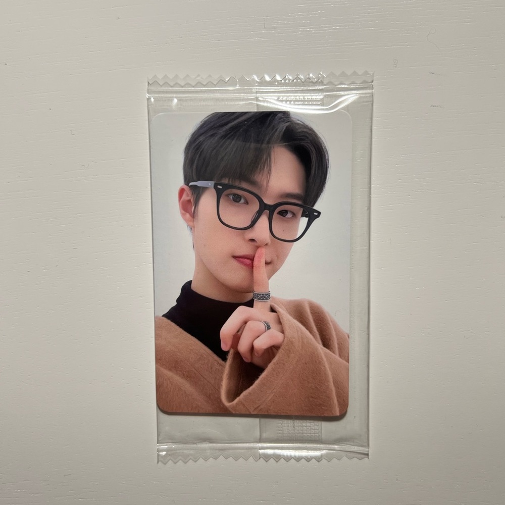 ATEEZ OFFICIAL MINGI PHOTO CARD THE WORLD EP.FIN: WILL KTOWN4U